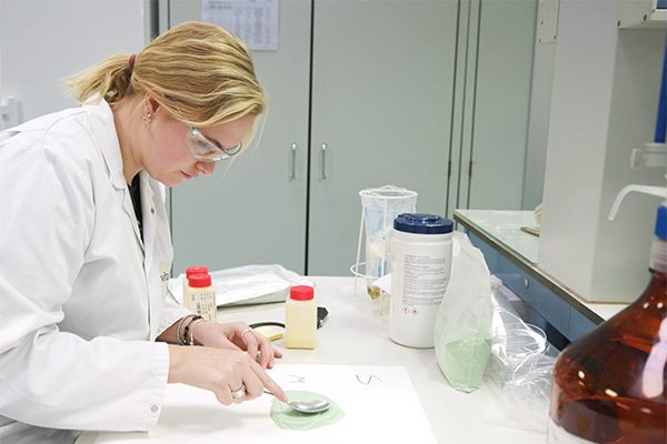 Expert working in a Vitablend Laboratory